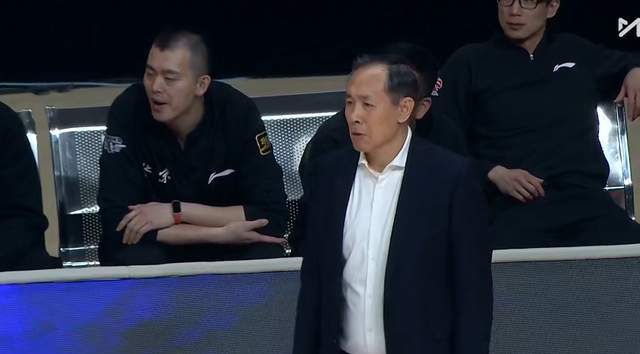 CBA一日3赛，CCTV5直播京新对决，辽篮恶斗强敌，青岛谨防被爆冷