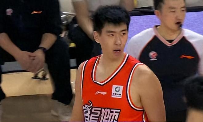 轰6分13板2帽！离开杜锋，你和广东双赢，朱芳雨抓紧回购徐昕