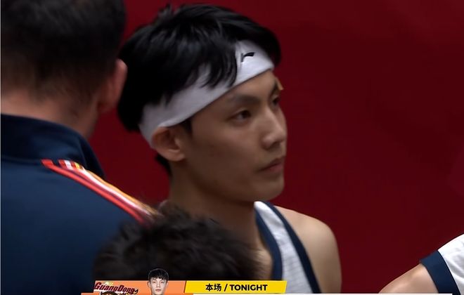 广东3分险胜浙江！徐杰带伤砍13+4，胡明轩险闯大祸，杜锋醒悟