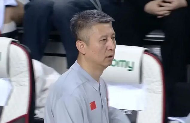 名嘴苏群痛批男篮3点问题！郭士强帅位存疑，新帅人选球迷力挺