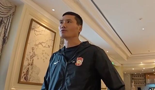 东体：男篮惨败会影响男足；邵佳一带队要改造思想和精神面貌