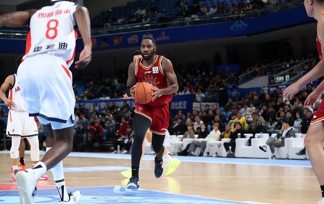 张宁回击郭士强？轰21+7+4三分攻防积极 能比胡明轩13中0差？