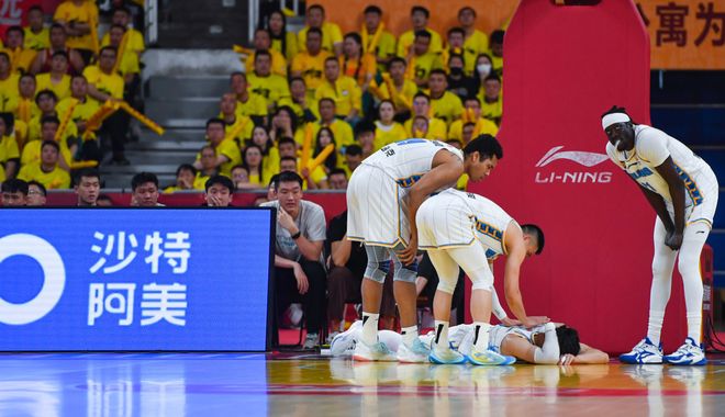 追梦NBA还是回首钢？曾凡博战韩国致身价骤降 他还能证明自己吗