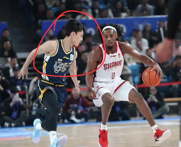 徐杰被外援打爆后！回归国家队有点难了，唯一人选或许是赵继伟