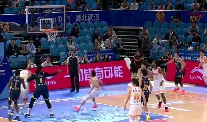 广东激战江苏！萨姆纳弱项改善 王洪泽爆发 萨林杰稳健输出