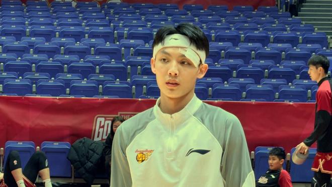 徐杰5+2！胡明轩6+1，萨姆纳16分，奎因11+4,广东宏远领先浙江5分