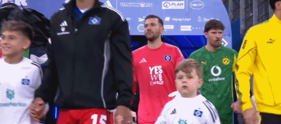 半场：多特0-0汉堡，双方共1次射正，卡帕尔多头球中框