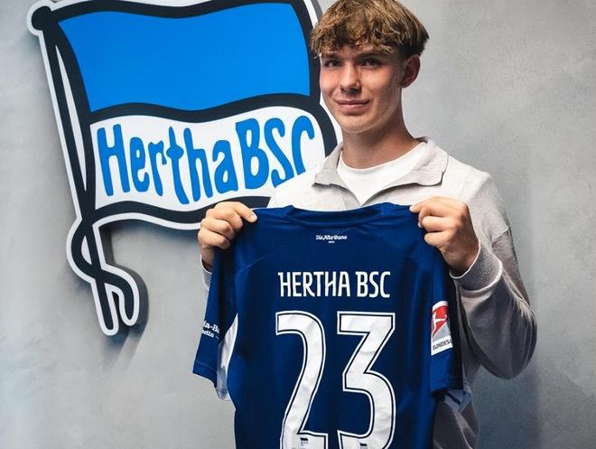 16岁德国天才后腰横空出世，转会要价2000万欧，6大欧洲豪强疯抢